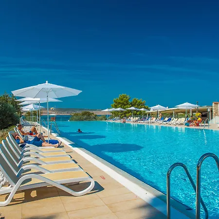 Hotel Bluesun Village Alan 3*