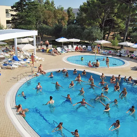 Hotell Bluesun Village Alan 3*