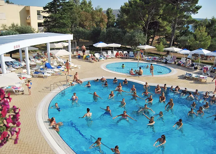 Отель Bluesun Village Alan 3*