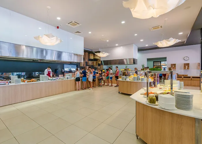 Szálloda Bluesun Village Alan 3*