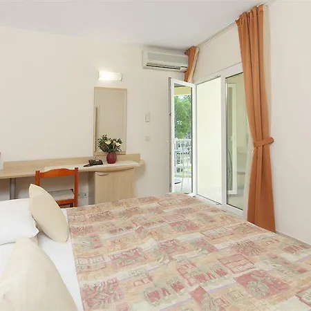 Hotel Bluesun Village Alan 3*